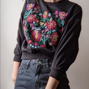 Forever 21 embroidered black sweatshirt. 3 quarter sleeves